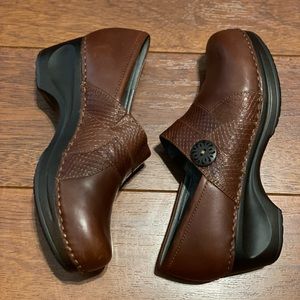 Women’s Sanita clog